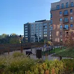 Perfect Location - Modern Riverside *