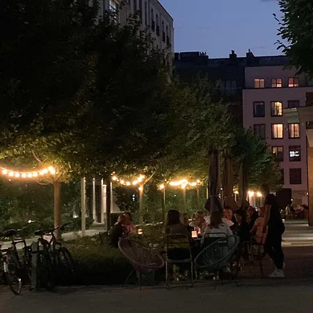 Perfect Location - Modern Riverside Lägenhet