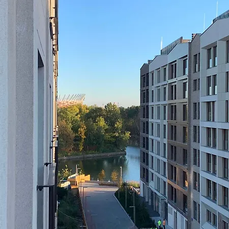 Perfect Location - Modern Riverside