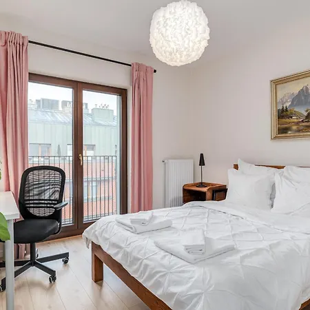 Perfect Location - Modern Riverside *