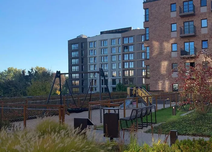 Perfect Location - Modern Riverside *