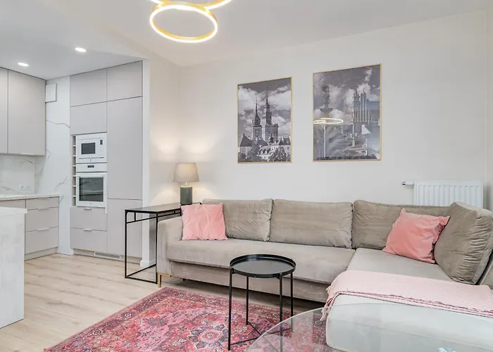 Perfect Location - Modern Riverside *