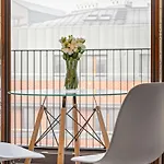 Perfect Location - Modern Riverside